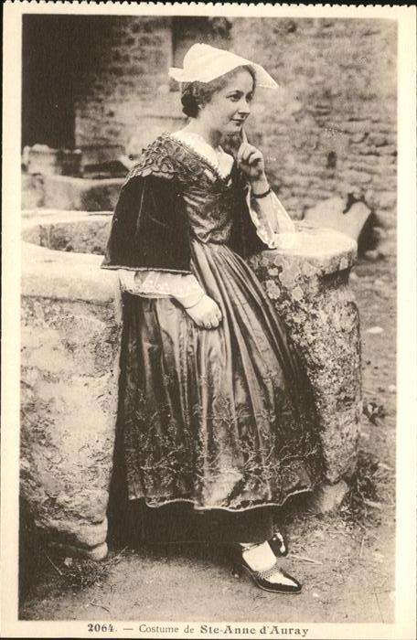 Rennes Ille-et-Vilaine Costume Ste Anne d Auray