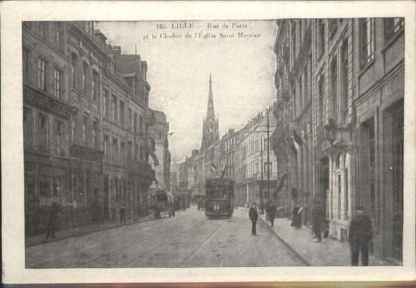 Lille Nord Rue du Paris Strassenbahn Clocher Eglis