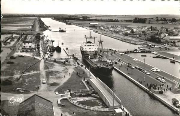 Ouistreham Canal Schiff
