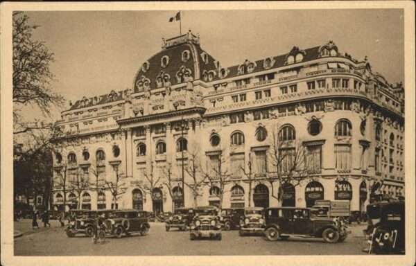 Paris Place St. Augustin