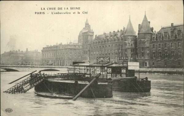Paris Crue de la Seine L'embarcadere