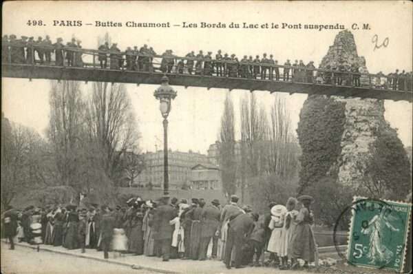 Paris Buttes Chaumont Bords du Lac
