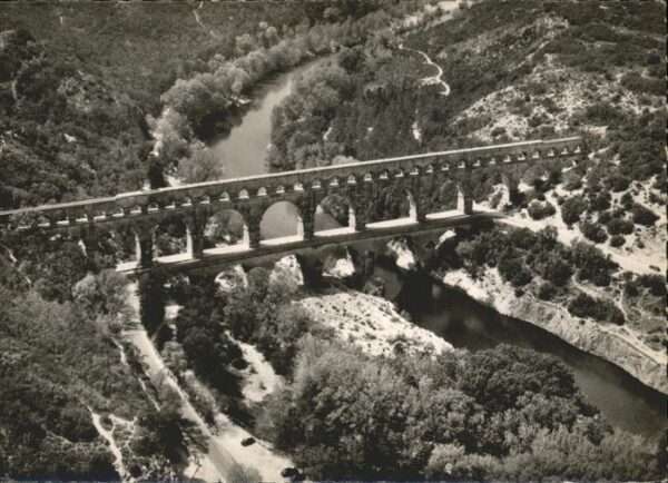Vers-Pont-du-Gard