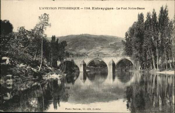 Entraygues-sur-Truyere Pont Notre Dame