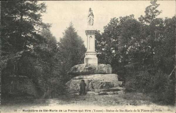 Saint-Leger-Vauban Ste Marie de la Pierre qui Vire Statue