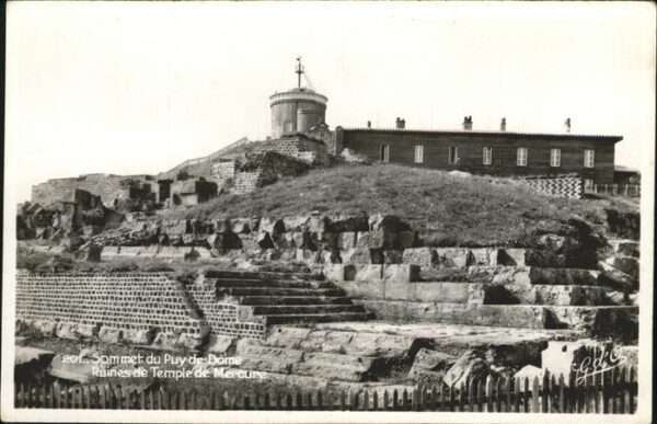 Puy-de-Dome Ruines Temple Mercure