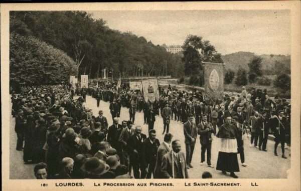 Lourdes Hautes Pyrenees Saint Sacrement