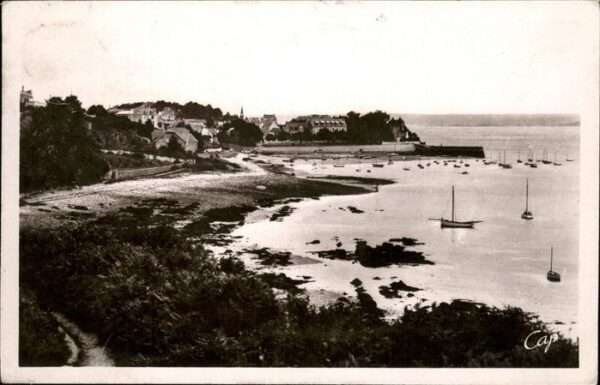 Locquirec Port