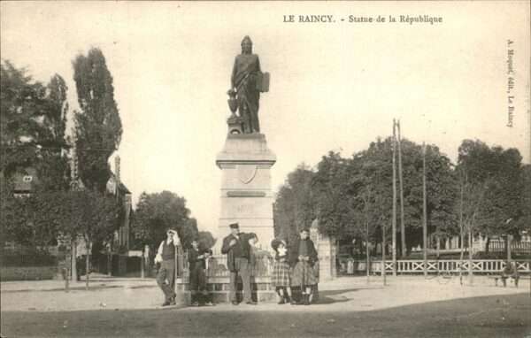 Le Raincy Statue Republique