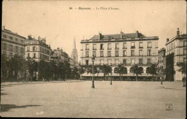 Bayonne 64 Place d_Armes