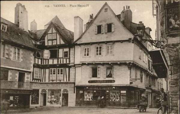 Vannes 56 Place Henri IV