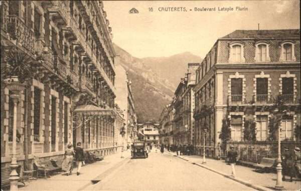 Cauterets Boulevard Latapie Flurin