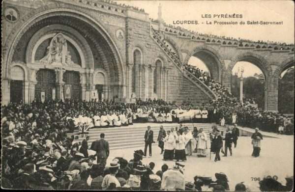 Lourdes Hautes Pyrenees Saint Sacrement