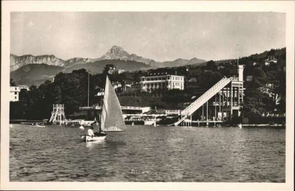 Evian-les-Bains Haute Savoie Plage Dent Oche Schiff