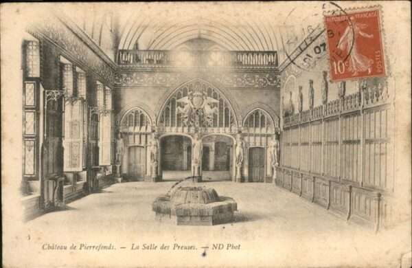 Pierrefonds Oise Chateau Salle des Preuses