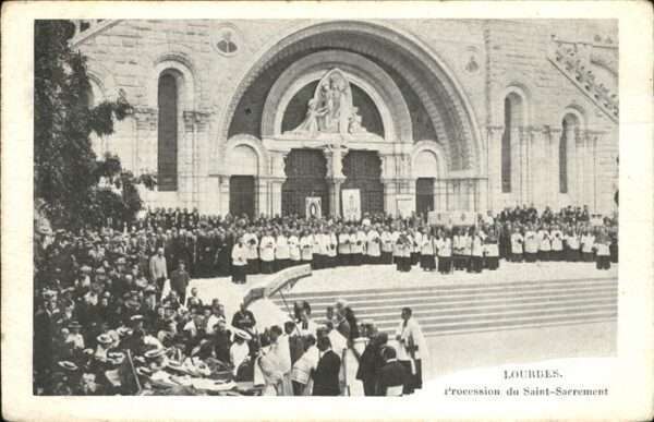 Lourdes Hautes Pyrenees Saint Sacrement