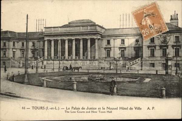 Tours Indre-et-Loire Palais Justice Hotel de Ville Kutsche