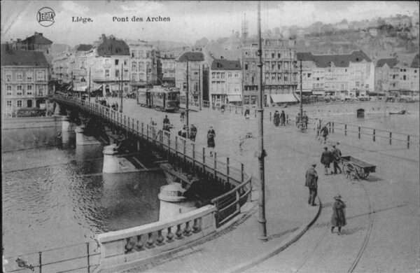 Liege Luettich Pont Arches Straßenbahn