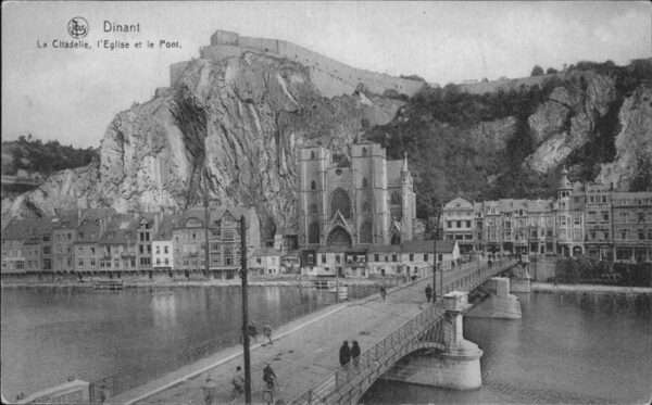 Dinant Wallonie Citadelle Eglise Pont