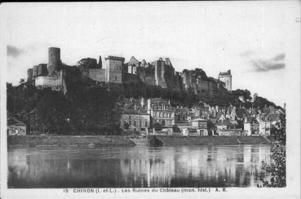 Chinon Ruines Chateau