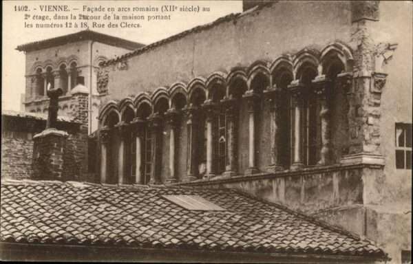 Vienne Isere Facade Arcs romains