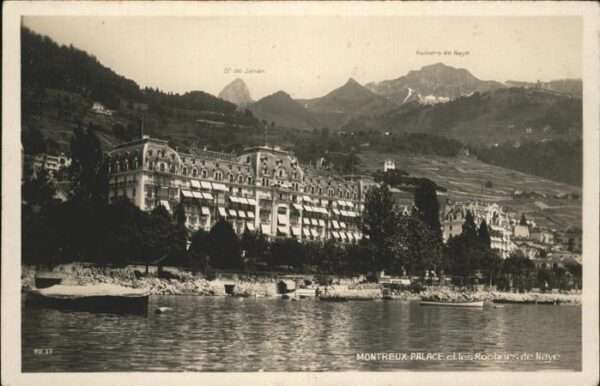 Montreux VD Palace et les Rochers de Naye