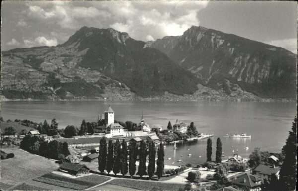 Spiez BE Thunersee Schloss Hafen Schiff