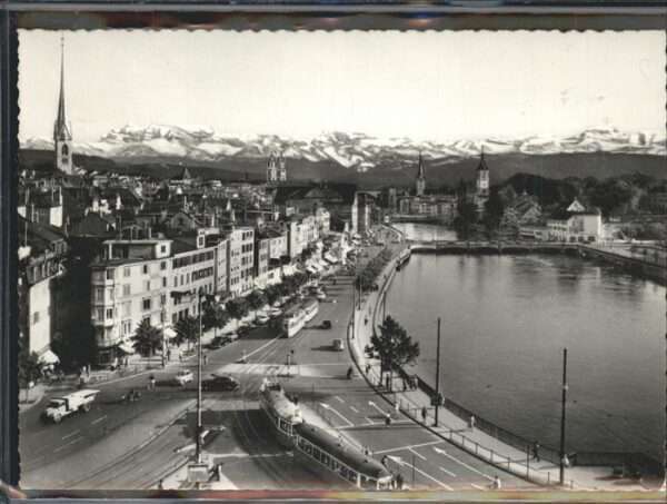 Zuerich Limmatquai Strassenbahn