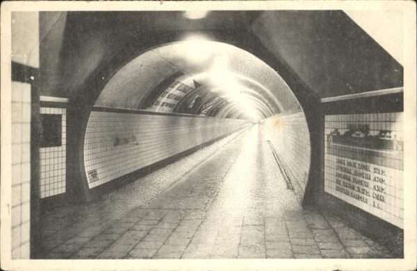 Dinant Wallonie Tunnel pour pietons