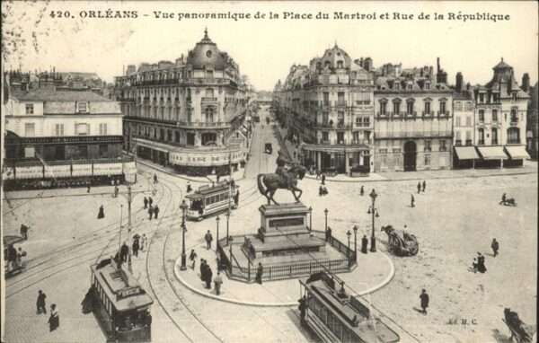 Orleans Loiret Place Martroi Rue Republique Straßenbah