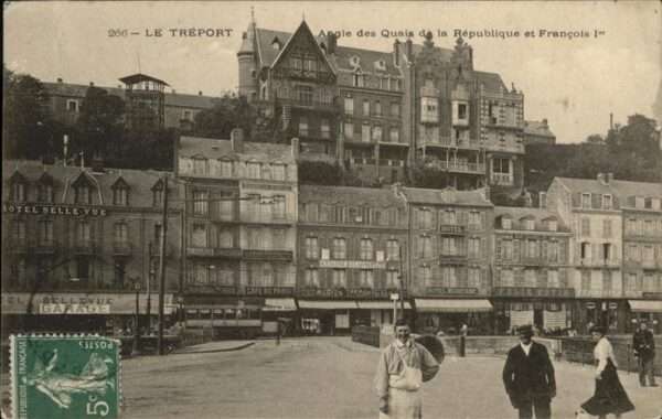 Le Treport Angle des Quais Republique