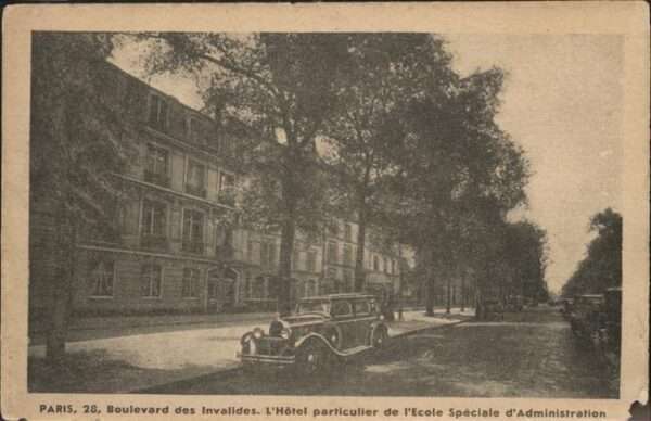 Paris Boulevard des Invalides