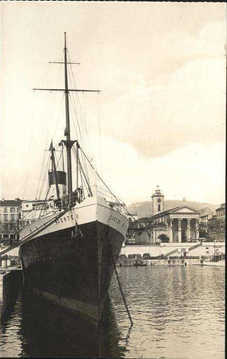 Nice Alpes Maritimes le Port Schiff