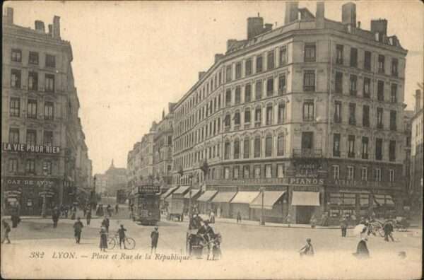 Lyon France Place et Rue de la Republique