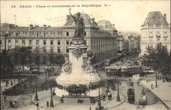 Paris Place et Monument de la Republique