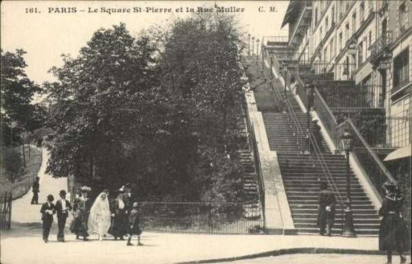 Paris Le Square St.-Pierre
Rue Muller