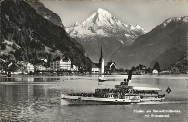 Flueelen UR Vierwaldstättersee Schiff