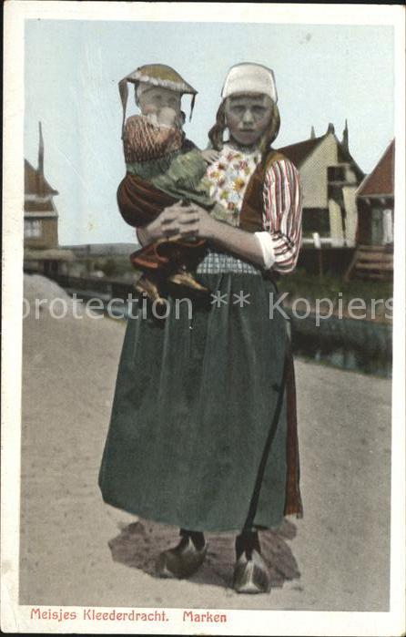 Marken Meisjes Kleederdracht Trachten
