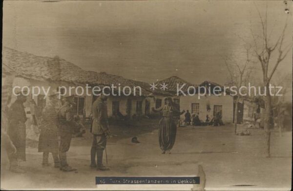 Ueskueb Türkische Strassentänzerin Soldaten