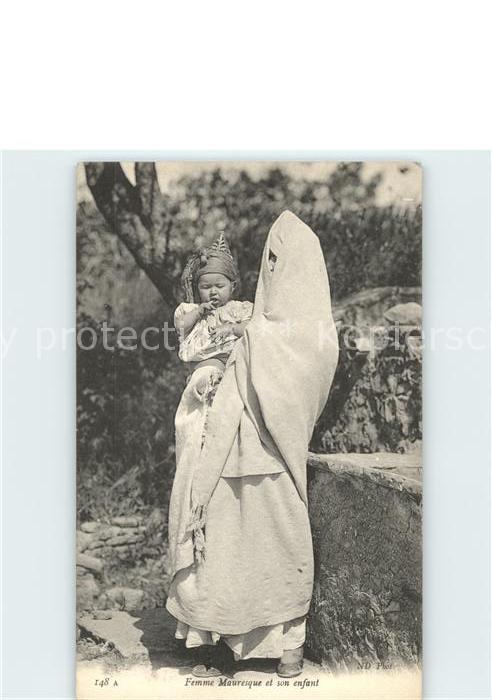 Alger Algerien Femme Mauresque et son enfang Scenes et