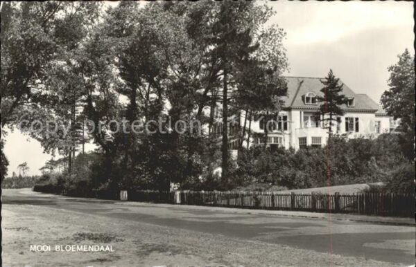 Bloemendaal Strassenpartie Villa