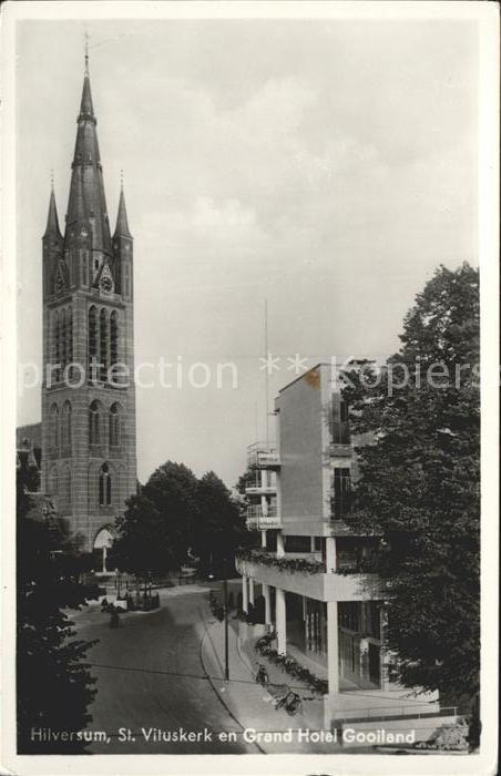 Hilversum St Vituskerk en Grand Hotel Gooiland