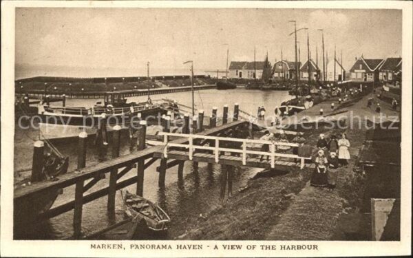 Marken Panorama Haven Boot View of Harbour