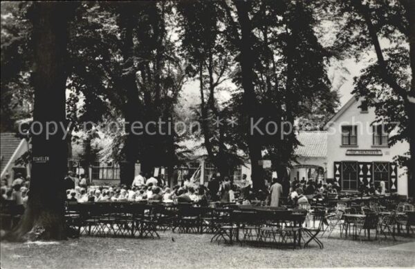 Naarden Gedeelte terras met Pannekoekenhuis Oud
