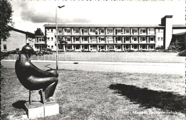 Meppel Bejaardentehuis Skulptur