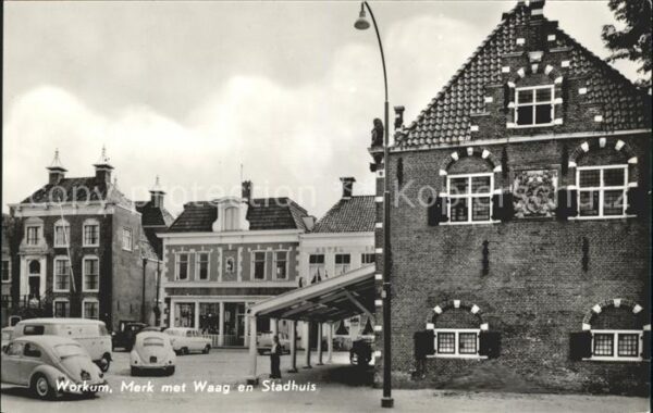 Workum Merk met Waag en Stadhuis Rathaus
