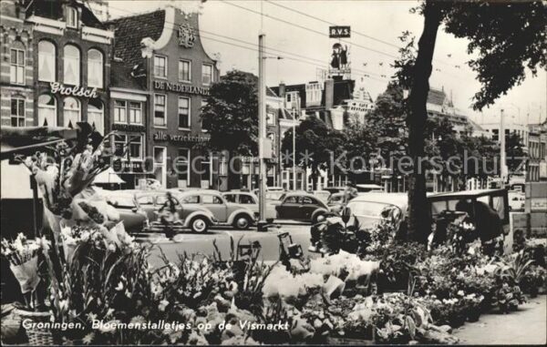 Groningen Bloemenstalletjes op de Vismarkt