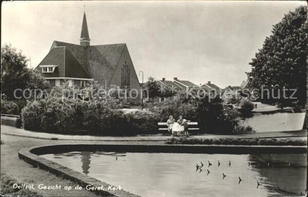 Delfzijl Gezicht op de Geref Kerk Kirche Teich