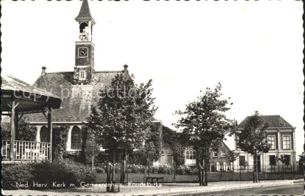 Koudekerke Ned herv Kerk met Gemeentehuis Gemeinde