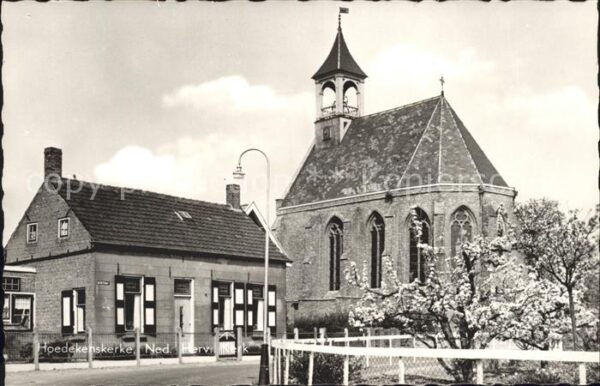 Hoedekenskerke Ned Herv Kerk Kirche Baumblüte